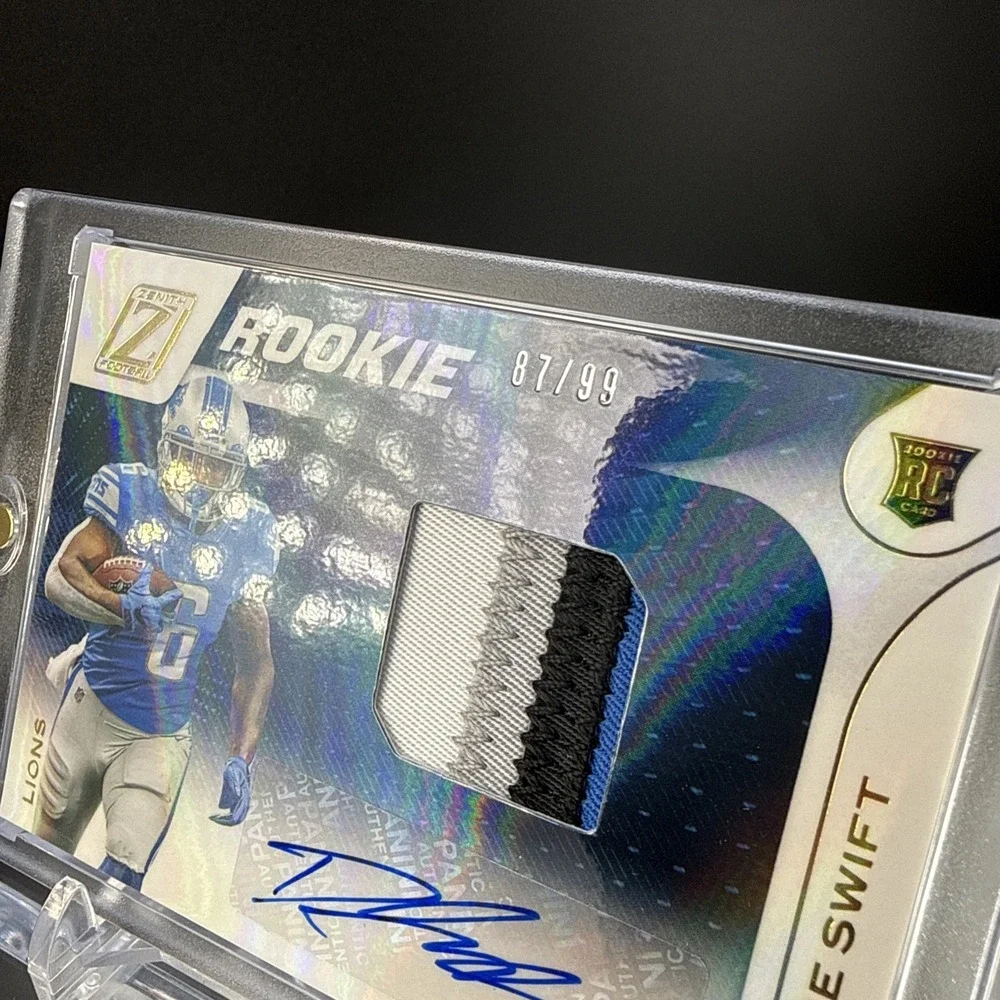 2020 Panini Zenith - Rookie 4 Color Patch Autographs D'Andre Swift RC /99 Lions